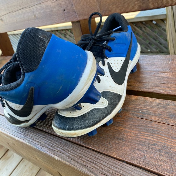 nike molded baseball cleats - Picture 4 of 5